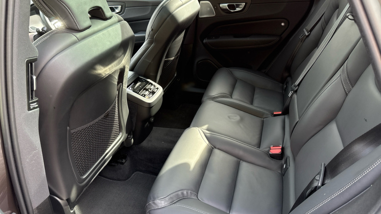 Volvo XC60 2.0 B5P Ultimate Dark 5dr AWD Geartronic Petrol Estate